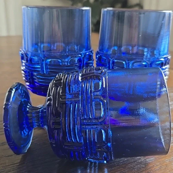 Vintage L.E. Smith Cobalt Blue Wicker Basket Footed Tumbler - Picture 6 of 7